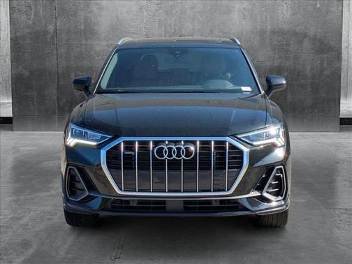 2024 Audi Q3 Premium 45 TFSI S line quattro Tiptronic