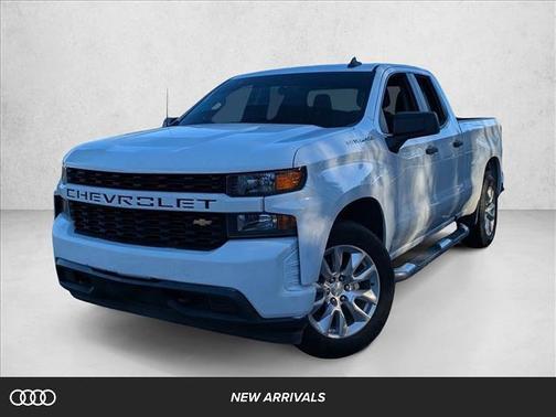 Summit White 2021 Chevrolet Silverado 1500 Custom Truck