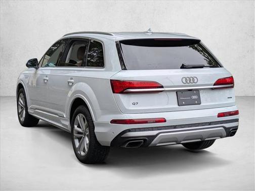 2025 Audi Q7 45 Premium Plus