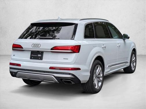 2025 Audi Q7 45 Premium Plus