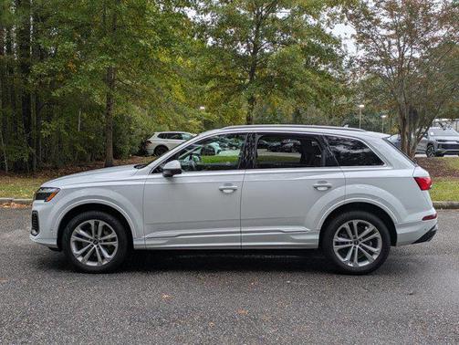 2025 Audi Q7 45 Premium Plus