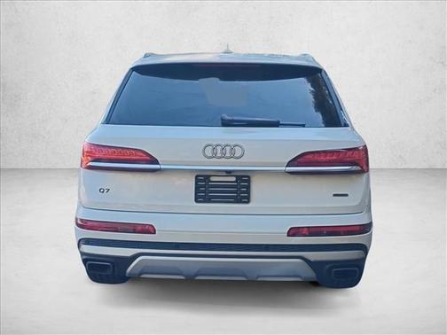 2025 Audi Q7 45 Premium Plus