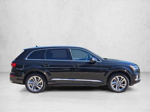 2024 Audi Q7 55 Premium Plus