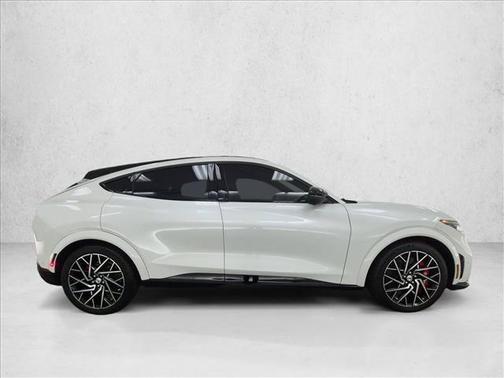 Star White Metallic Tri-Coat 2022 Ford Mustang Mach-E GT