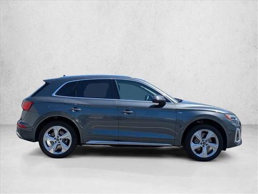 2023 Audi Q5 45 S line Prestige