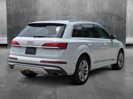2025 Audi Q7 45 Premium