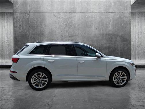 2025 Audi Q7 45 Premium