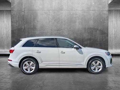 2025 Audi Q7 55 Premium