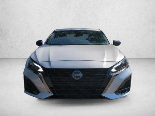 Brilliant Silver Metallic 2025 Nissan Altima SV FWD