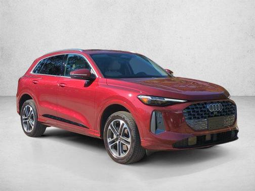 Grenadine Red Metallic 2025 Audi Q5 Premium Plus TFSI quattro S tronic
