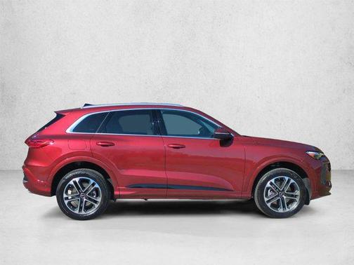 Grenadine Red Metallic 2025 Audi Q5 Premium Plus TFSI quattro S tronic