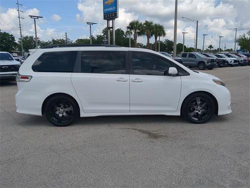 2015 Toyota Sienna SE