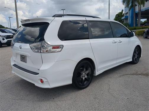 2015 Toyota Sienna SE