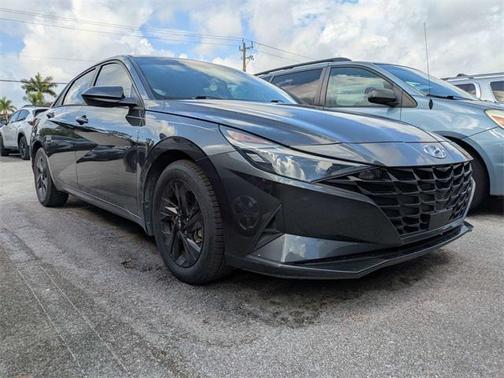 2022 Hyundai ELANTRA SEL
