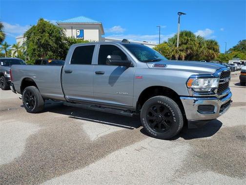 2019 RAM 2500 Tradesman Crew Cab 4x4 8' Box