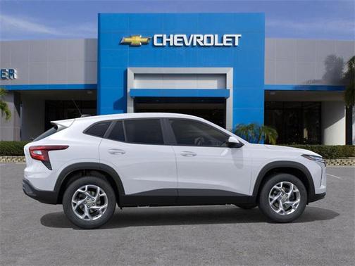2025 Chevrolet Trax LS