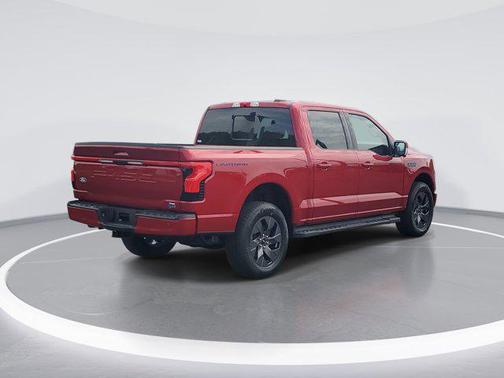 2025 Ford F-150 Lightning LARIAT