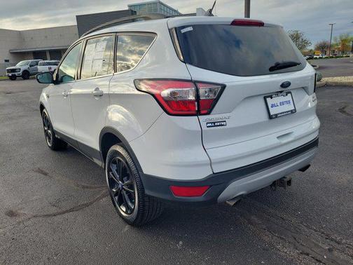 Oxford White 2018 Ford Escape SE