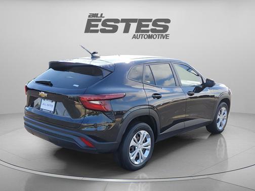 Mosaic Black Metallic 2024 Chevrolet Trax LS