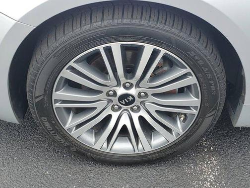 2016 Kia Cadenza Premium