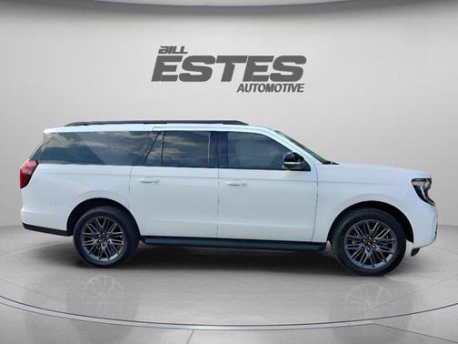 Star White Metallic Tri-Coat 2026 Ford Expedition Max Platinum