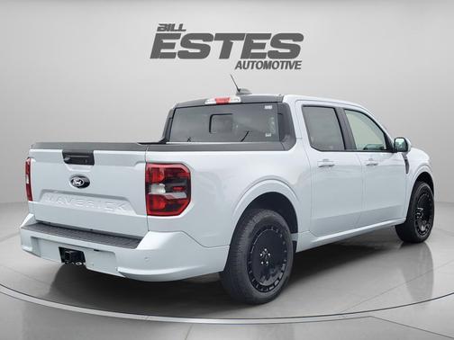 Space White Metallic 2026 Ford Maverick Lobo High