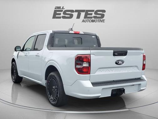 Space White Metallic 2026 Ford Maverick Lobo High
