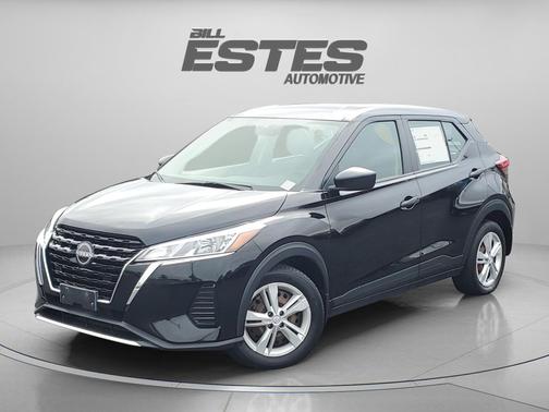 Super Black 2023 Nissan Kicks S