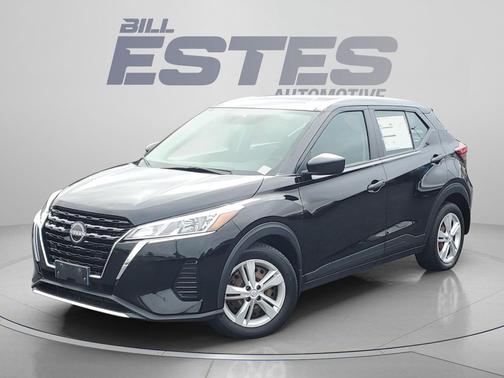 Super Black 2023 Nissan Kicks S