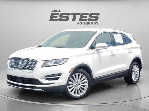White Platinum Metallic Tri-Coat 2019 Lincoln MKC Standard