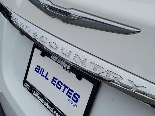 2015 Chrysler Town & Country Touring-L