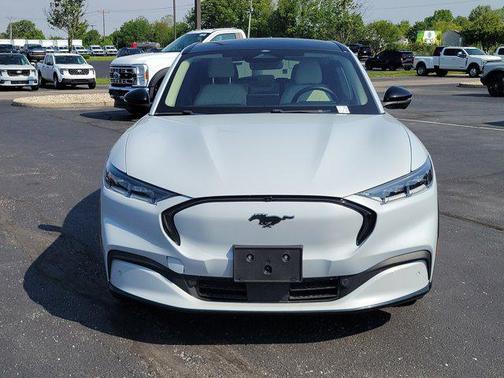 Space White Metallic 2022 Ford Mustang Mach-E Premium