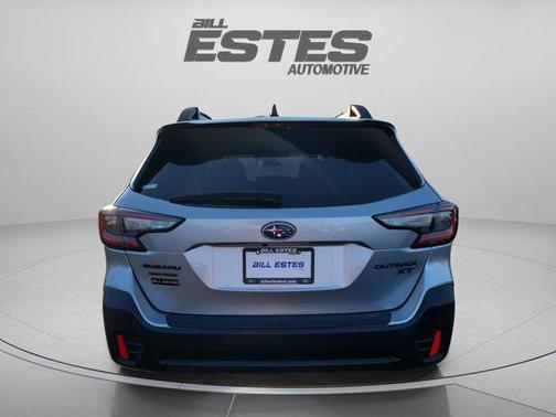 Ice Silver Metallic 2021 Subaru Outback Onyx Edition XT