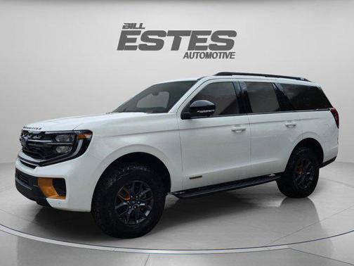 Star White Metallic Tri-Coat 2026 Ford Expedition Tremor