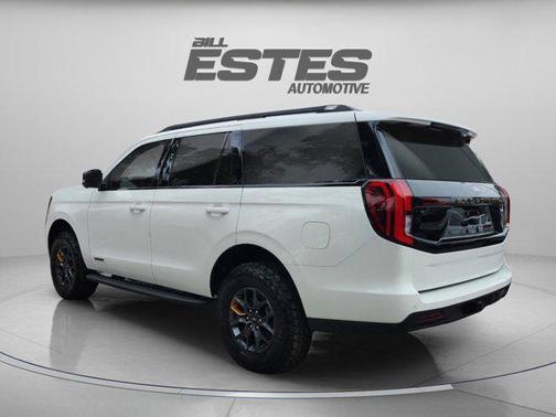 Star White Metallic Tri-Coat 2026 Ford Expedition Tremor