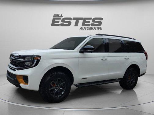 Star White Metallic Tri-Coat 2026 Ford Expedition Tremor