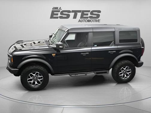 Shadow Black 2024 Ford Bronco Badlands
