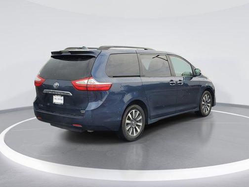2019 Toyota Sienna Limited Premium