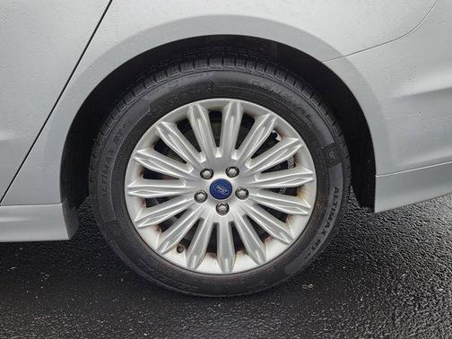 2015 Ford Fusion Hybrid SE