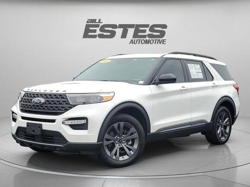 Star White Metallic Tri-Coat 2023 Ford Explorer XLT