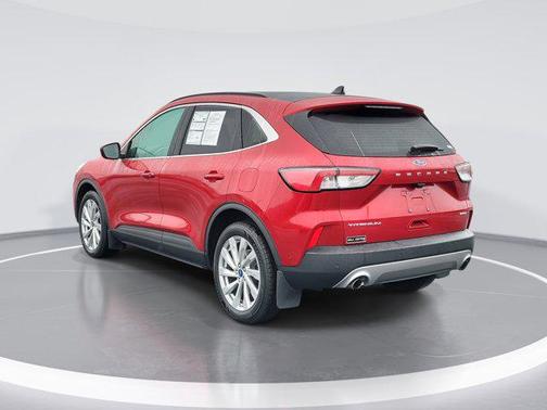 2022 Ford Escape Titanium