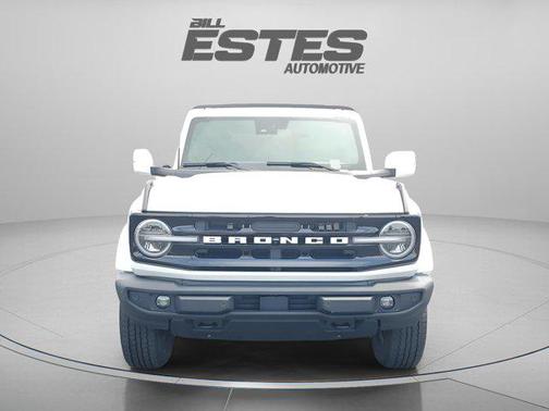Oxford White 2023 Ford Bronco Outer Banks