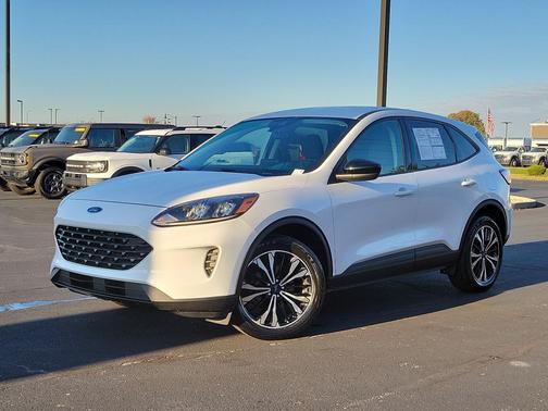 Oxford White 2021 Ford Escape SE