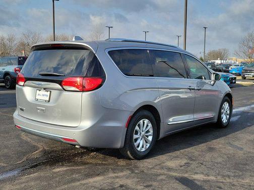 2018 Chrysler Pacifica Touring-L