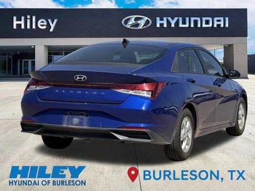 2022 Hyundai ELANTRA SE