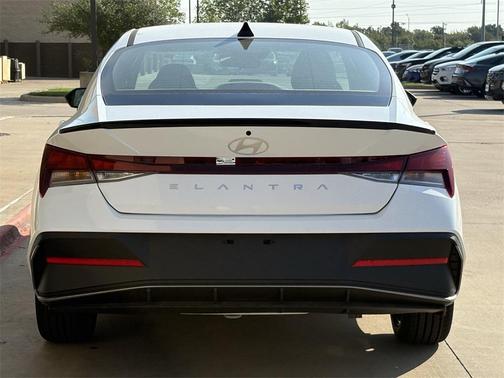 2025 Hyundai ELANTRA Sport