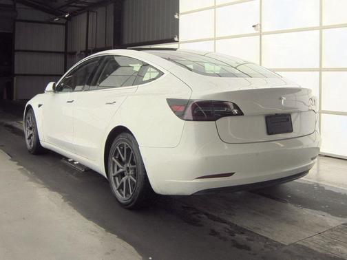 2020 Tesla Model 3 Standard Range