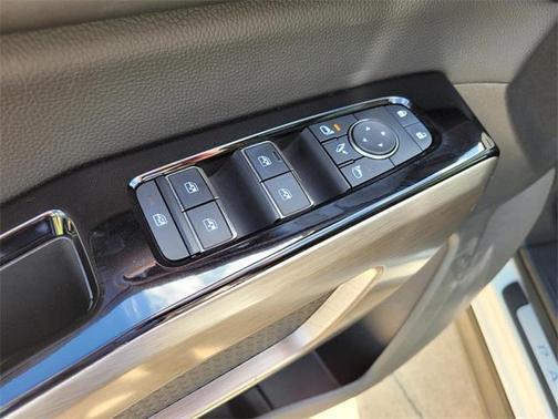 2023 Nissan Pathfinder Platinum FWD