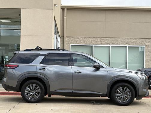 2023 Nissan Pathfinder SV FWD
