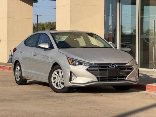 2019 Hyundai ELANTRA SE